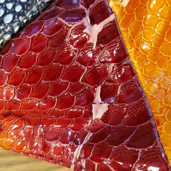 DS bags Funky and Stylish Faux snake skin large handbag tote. - Picture 9 of 10